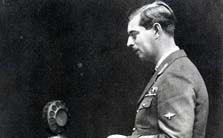 Regele Carol al II-lea n faa microfonului (1932)