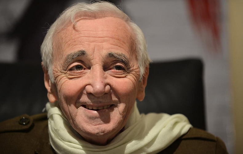 Charles Aznavour i-a srbtorit 90 de ani pe o scen din Berlin