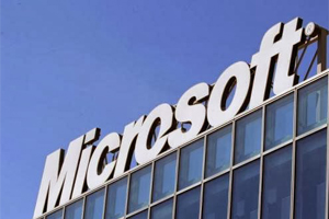 Microsoft a anunat joi c va nchide fabrica Nokia din Komrom