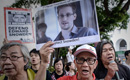 Tatăl lui Edward Snowden afirmă că fiul său este manipulat