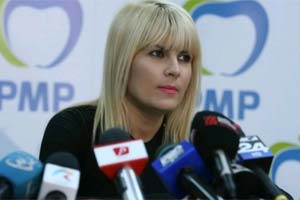 Conferin de pres a candidatului PMP la alegerile prezideniale, Elena Udrea