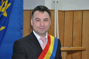 Primarul oraului Nvodari, Nicolae Matei, reinut de DNA pentru fapte de corupie, va fi cercetat sub control judiciar