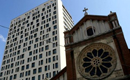 Episcopii români afirmă că turnul de birouri care a nemulţumit Vaticanul trebuie să dispară (Global Post)