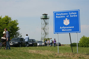 Au fost deschise temporar trei puncte de frontieră între Serbia şi România