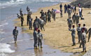 Militarii americani de la Baza Mihail Kogălniceanu participă la curăţarea plajei din Năvodari