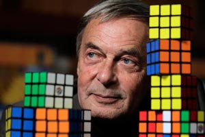 PORTRET: Inventatorul cubului Rubik împlineşte 70 de ani