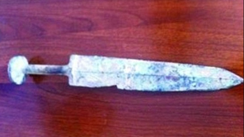 Un bieel din China a descoperit o sabie veche de 3.000 de ani