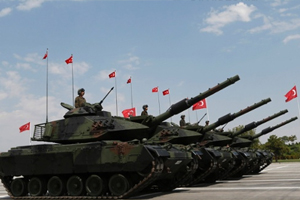  Turcia a amplasat tancuri la grania cu Siria