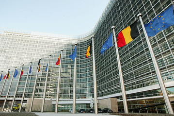 Comisia European, printre posibilele inte ale jihaditilor?